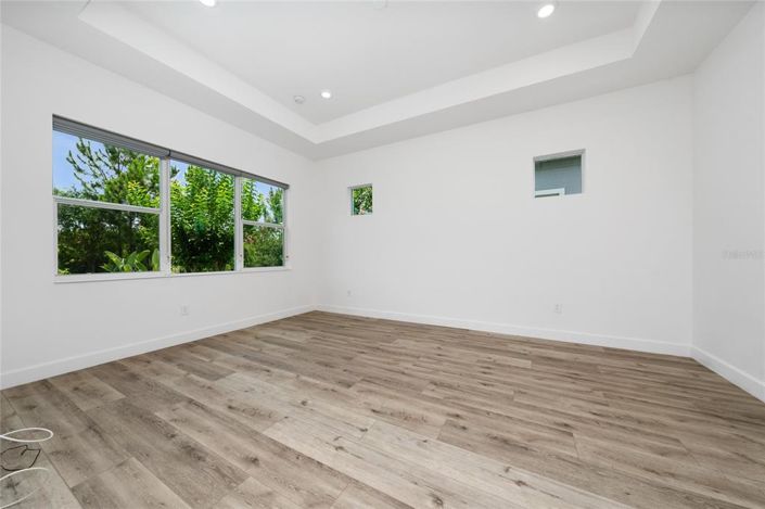 Image No.11-5 Bed House for sale