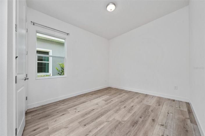 Image No.20-5 Bed House for sale