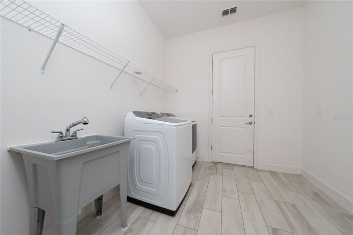 Image No.30-5 Bed House for sale