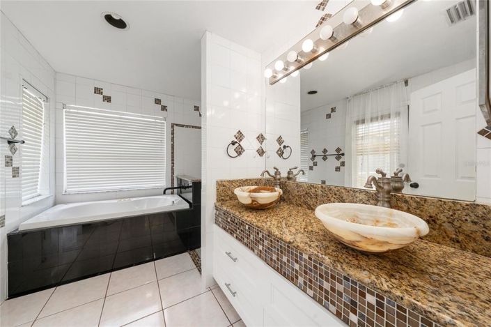 Image No.17-3 Bed House for sale