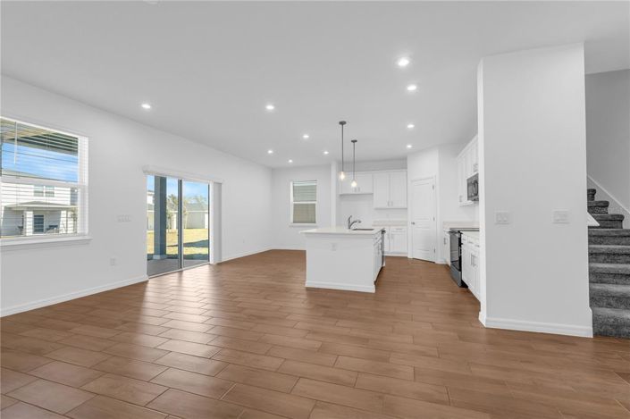 Image No.8-4 Bed House for sale