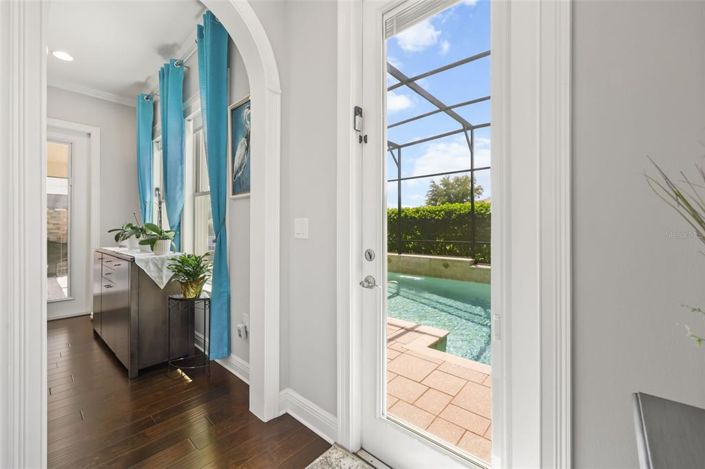Image No.17-6 Bed House for sale