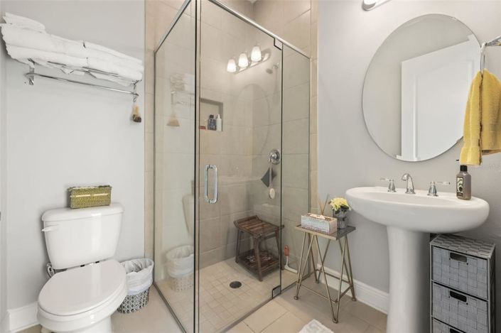 Image No.18-6 Bed House for sale
