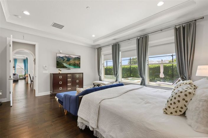 Image No.24-6 Bed House for sale