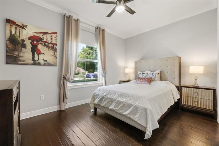Image No.30-6 Bed House for sale