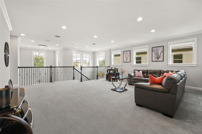 Image No.36-6 Bed House for sale
