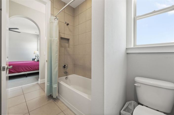 Image No.46-6 Bed House for sale