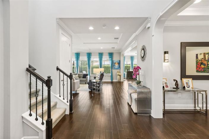 Image No.5-6 Bed House for sale