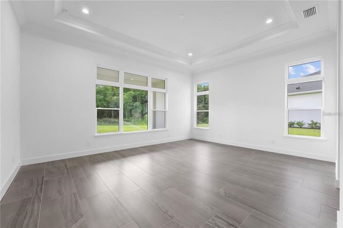 Image No.20-6 Bed House for sale