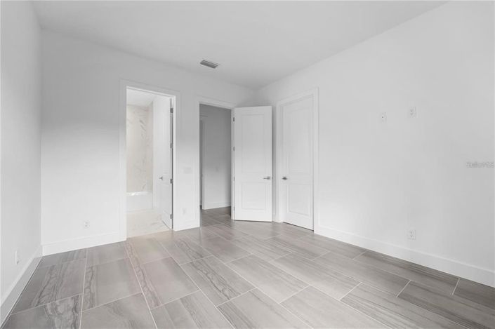 Image No.33-6 Bed House for sale