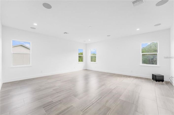 Image No.41-6 Bed House for sale
