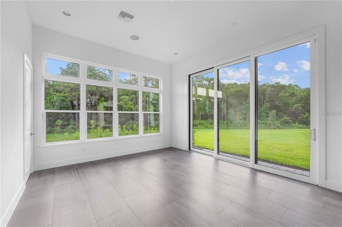 Image No.52-6 Bed House for sale