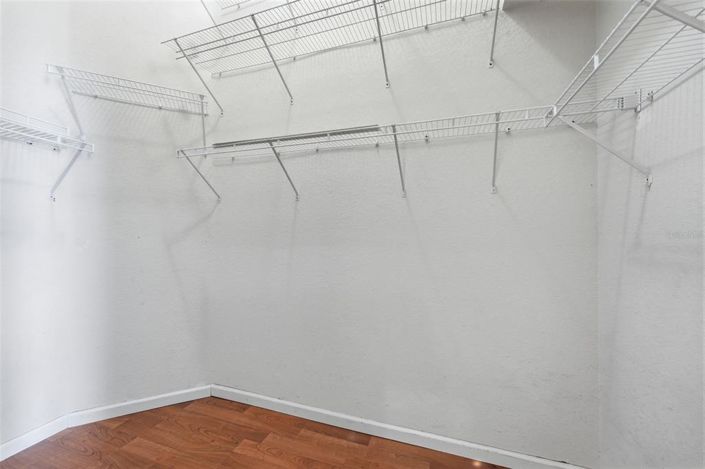 Image No.19-4 Bed House for sale