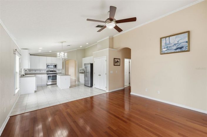 Image No.9-4 Bed House for sale
