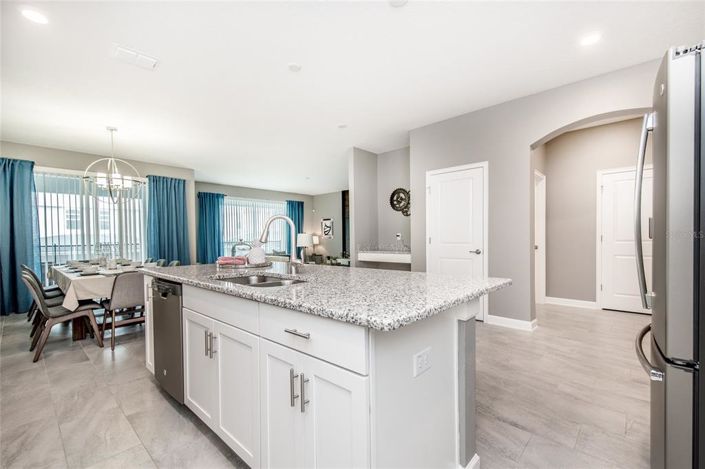 Image No.6-6 Bed House for sale