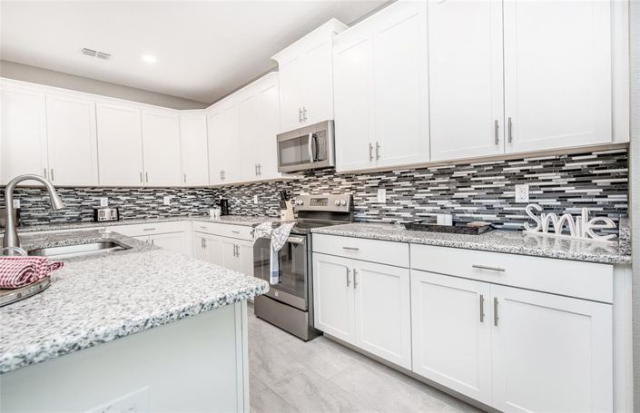 Image No.8-6 Bed House for sale