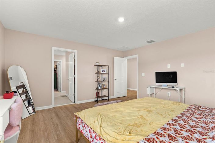 Image No.24-5 Bed House for sale