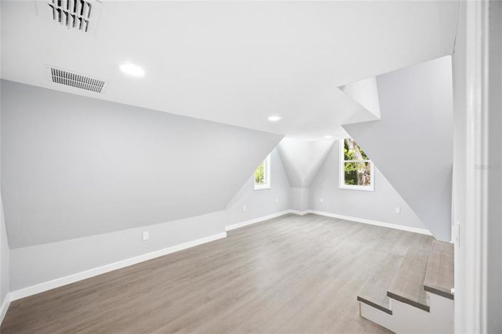 Image No.18-4 Bed House for sale