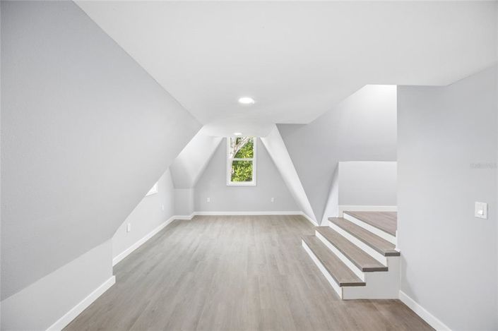 Image No.19-4 Bed House for sale