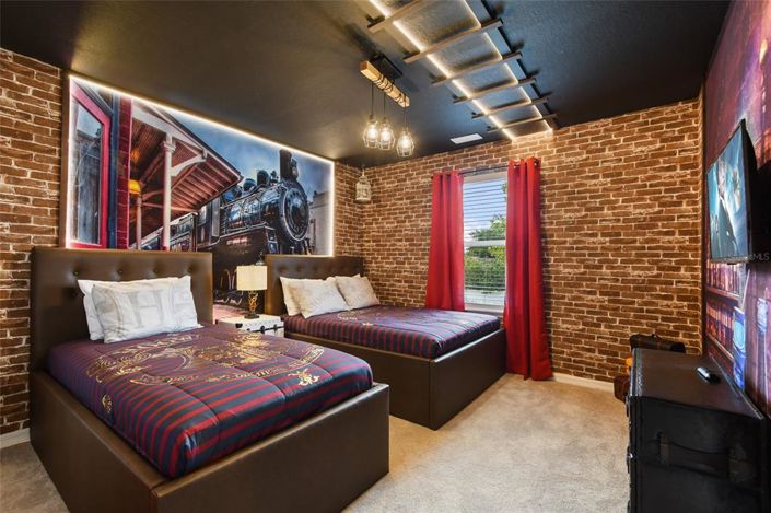 Image No.33-7 Bed House for sale