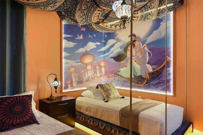 Image No.43-7 Bed House for sale