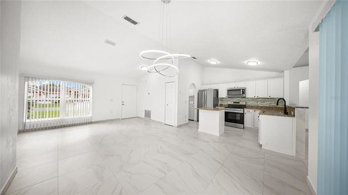 Image No.11-3 Bed House for sale