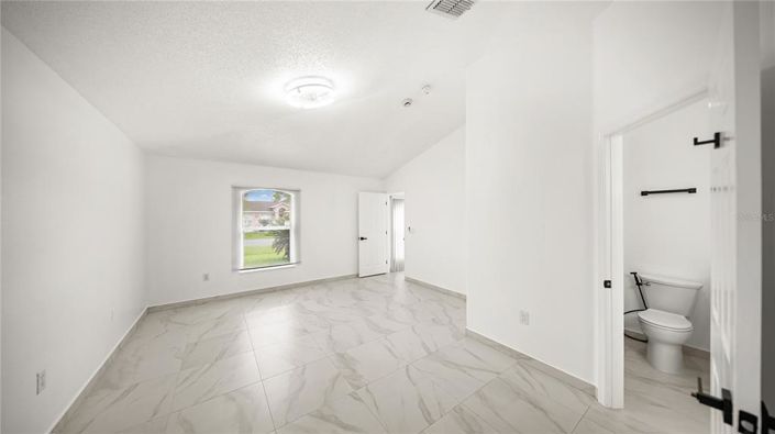 Image No.19-3 Bed House for sale
