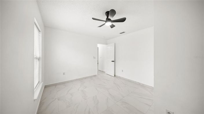 Image No.25-3 Bed House for sale