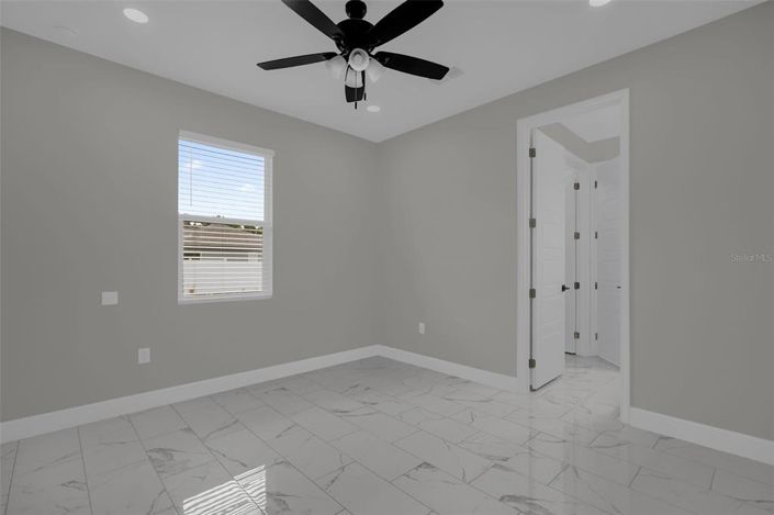 Image No.25-4 Bed House for sale
