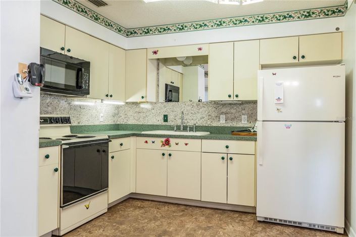 Image No.9-2 Bed House for sale