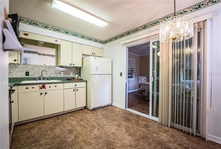 Image No.8-2 Bed House for sale