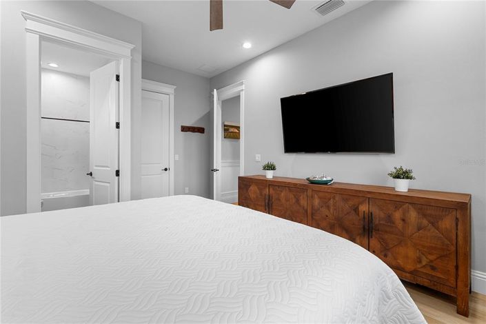Image No.25-6 Bed House for sale