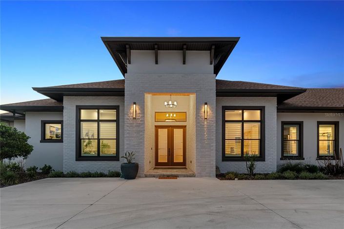 Image No.4-6 Bed House for sale