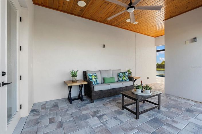 Image No.50-6 Bed House for sale