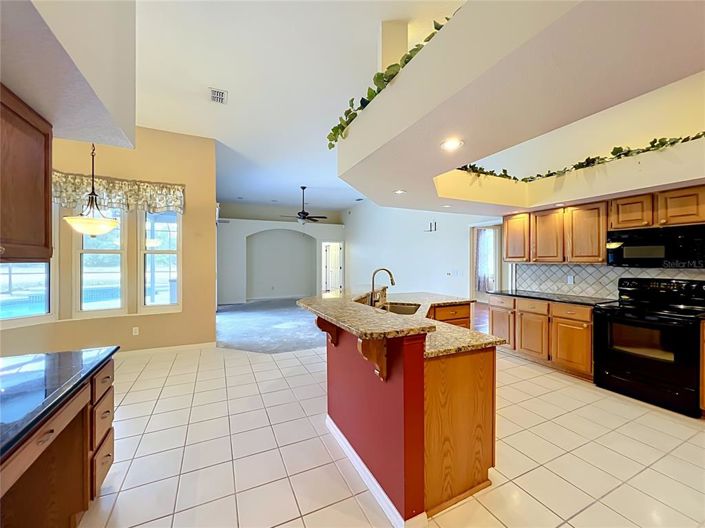 Image No.21-4 Bed House for sale