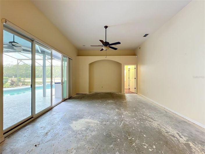 Image No.33-4 Bed House for sale