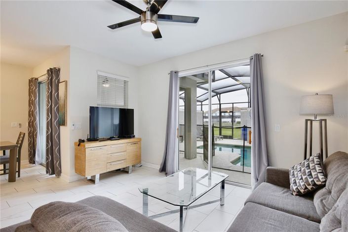 Image No.10-4 Bed Townhouse for sale