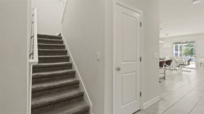 Image No.8-6 Bed House for sale
