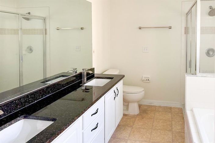 Image No.11-3 Bed House for sale