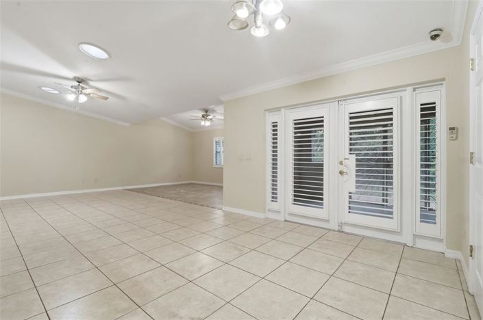 Image No.11-3 Bed House for sale