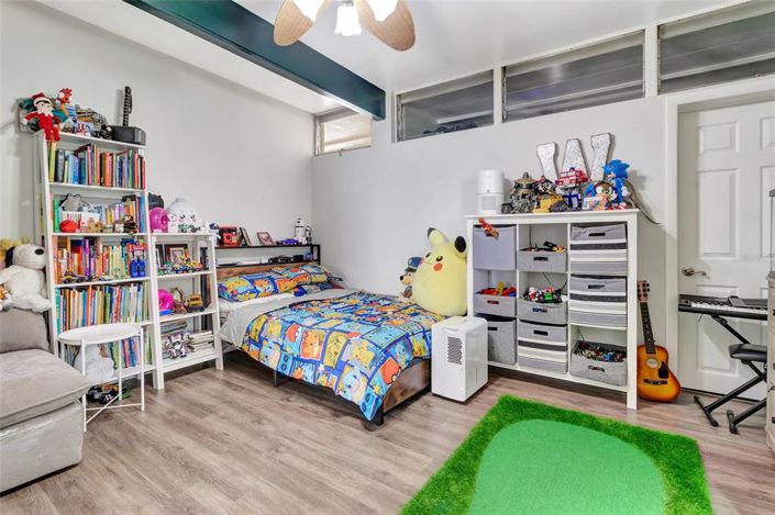 Image No.21-4 Bed House for sale