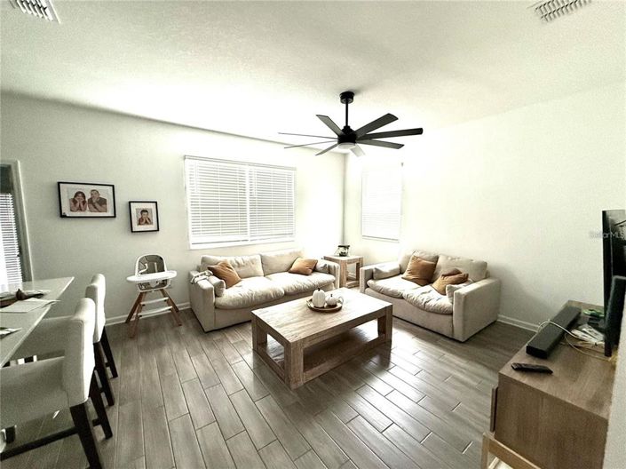 Image No.6-3 Bed Townhouse for sale