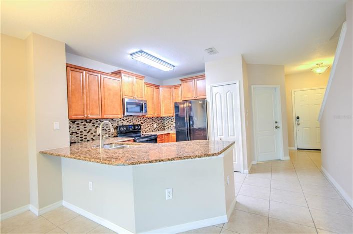 Image No.6-2 Bed Townhouse for sale