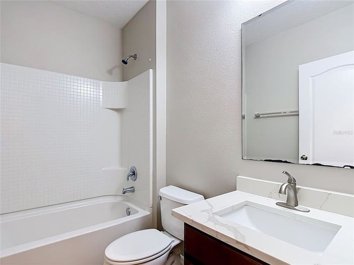 Image No.11-3 Bed House for sale
