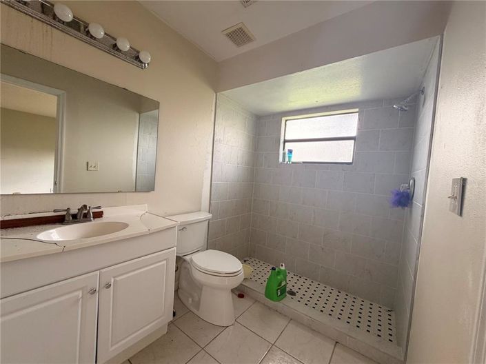 Image No.11-3 Bed House for sale