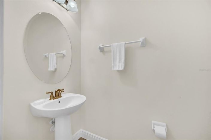 Image No.18-6 Bed House for sale