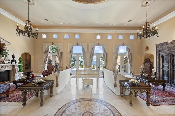 Image No.23-5 Bed House for sale