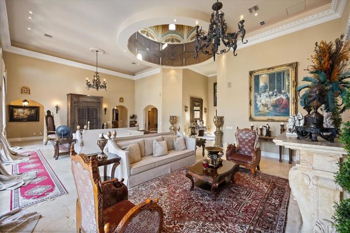 Image No.26-5 Bed House for sale