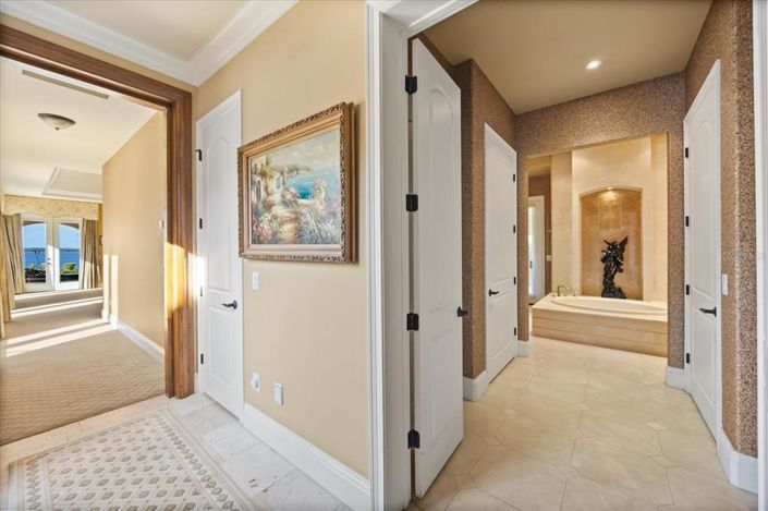 Image No.37-5 Bed House for sale