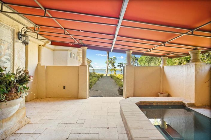 Image No.43-5 Bed House for sale